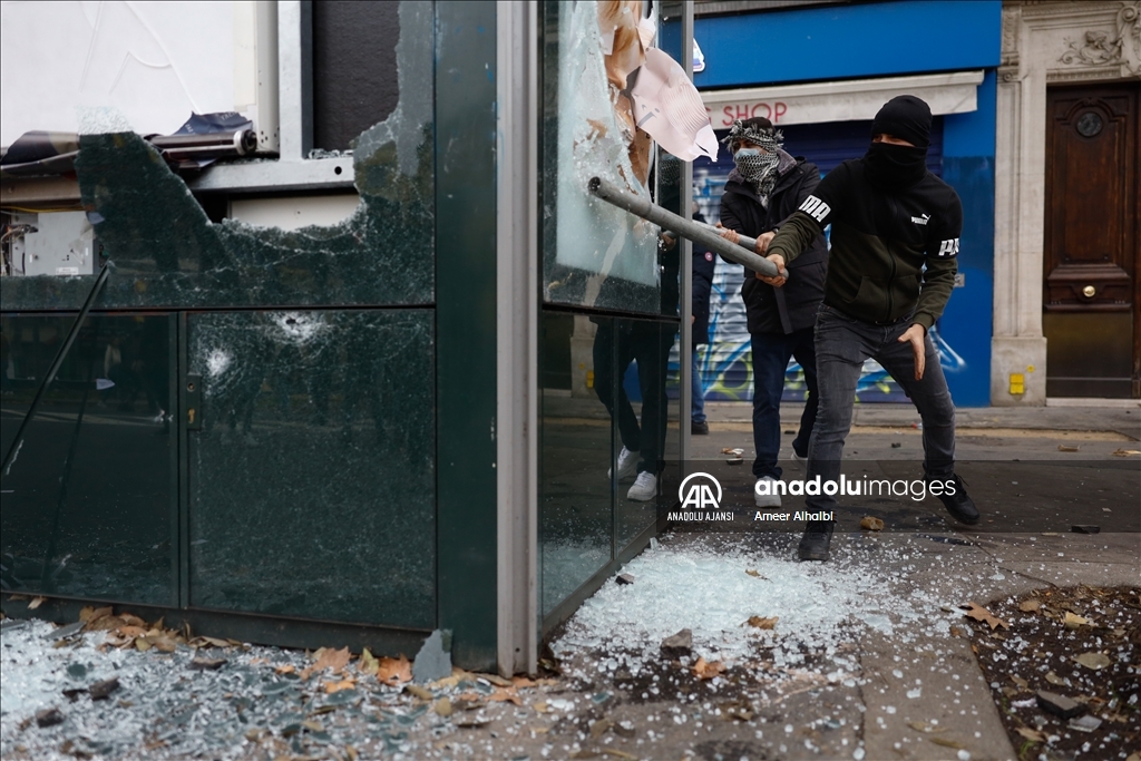 Terör örgütü PKK yanlıları Paris'te polisle çatıştı