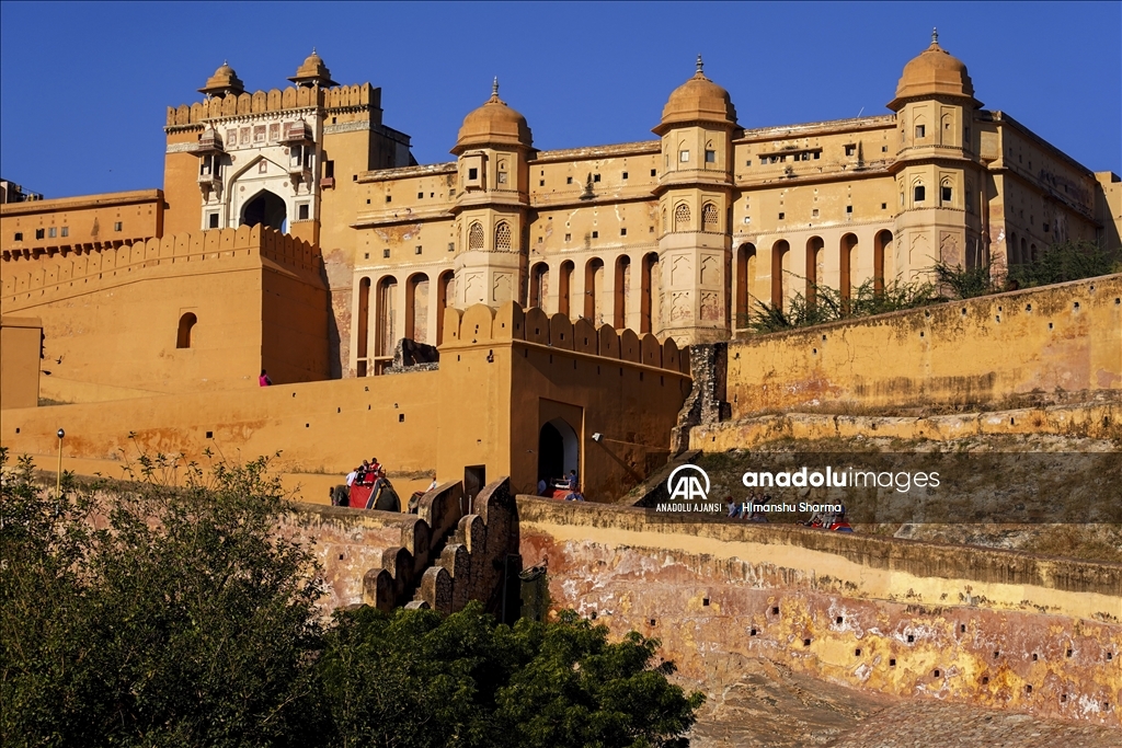 Hindistan'ın UNESCO Dünya Mirası listesinde yer alan ünlü Amber Kalesi