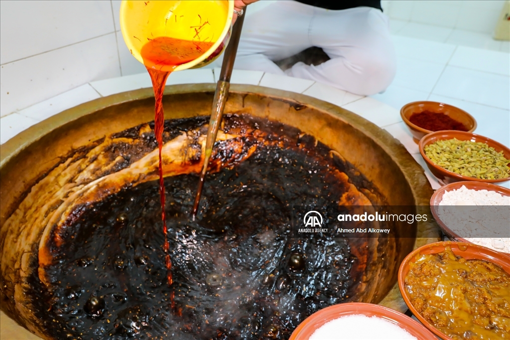 A famous dessert of Oman with spices: Omani Halwa