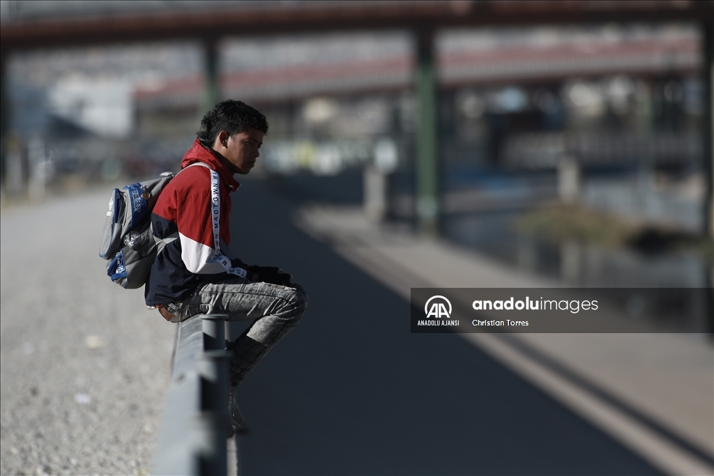 Meksika'nın Ciudad Juarez kentindeki göçmenlerin bekleyişi sürüyor