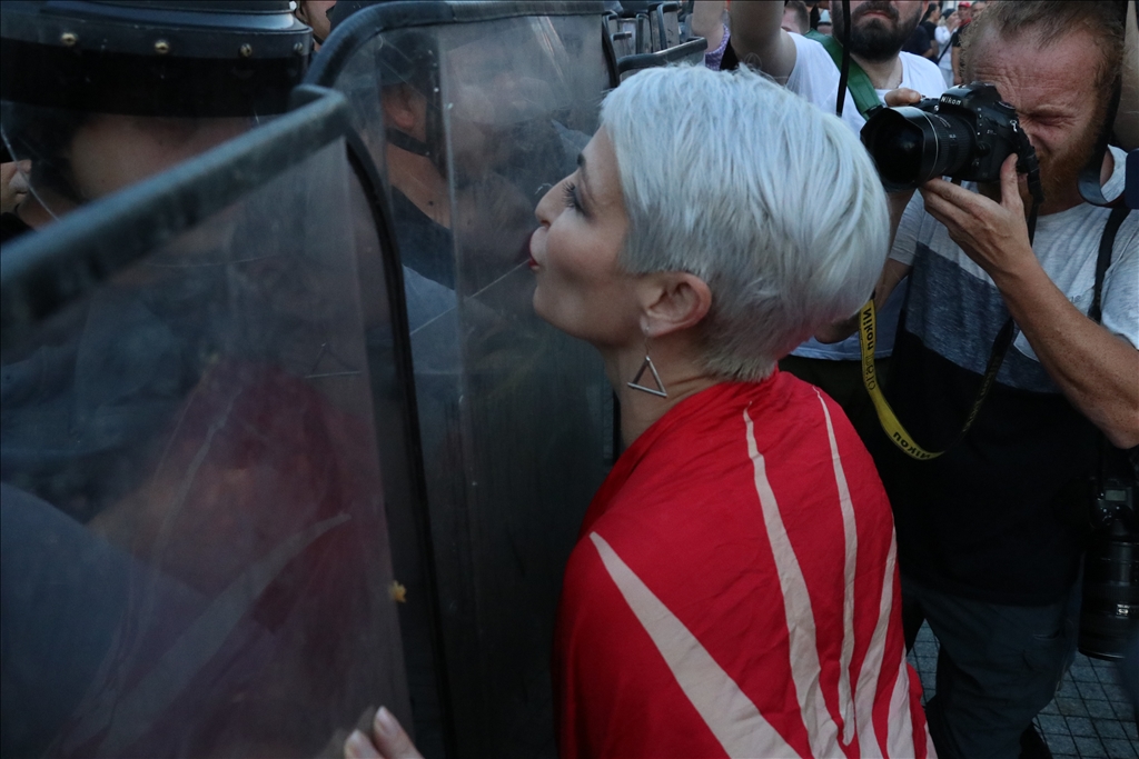 Shkup, vazhdojnë protestat kundër propozimit francez për zgjidhjen e mosmarrëveshjes me Bullgarinë