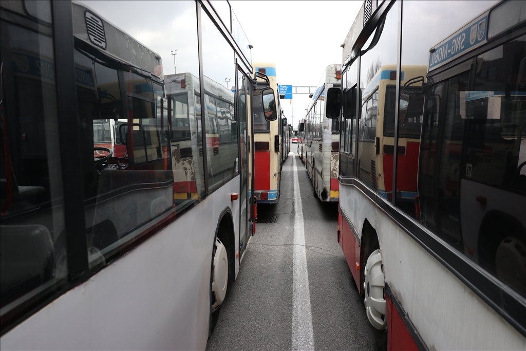 Vazhdon bllokimi i trafikut në Shkup nga transportuesit privatë