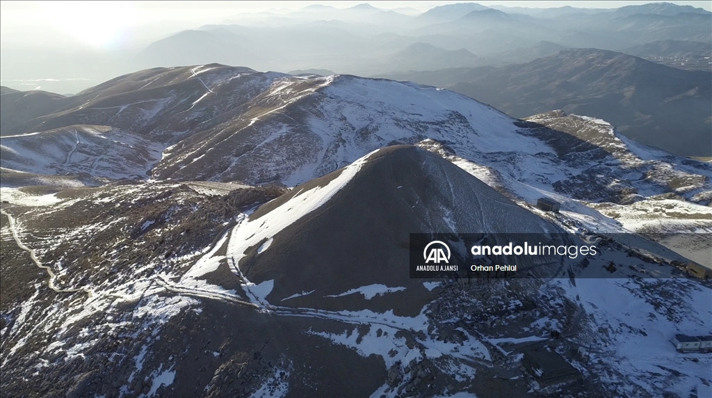 Yılın son gün batımını Nemrut Dağı'ndan izlediler