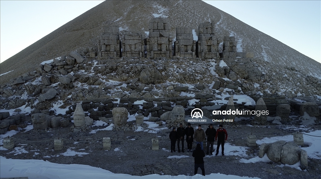 Yılın son gün batımını Nemrut Dağı'ndan izlediler