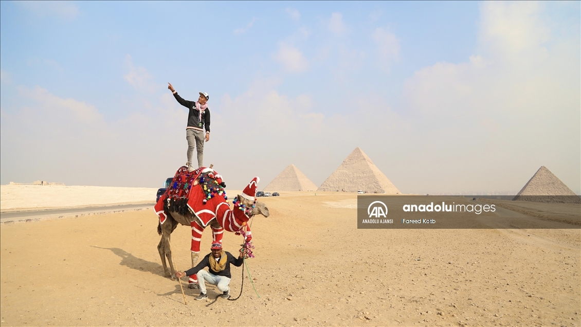 Mısır'da turistlerin uğrak noktası Giza piramitleri