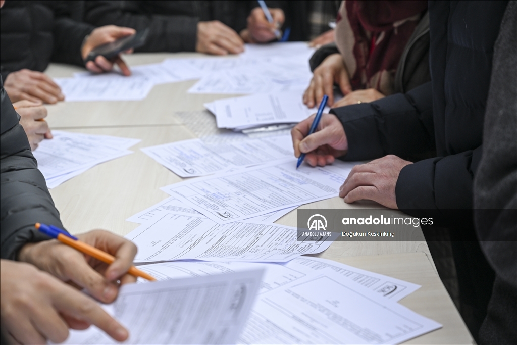Yılın son gününde SGK merkezlerinde EYT mesaisi