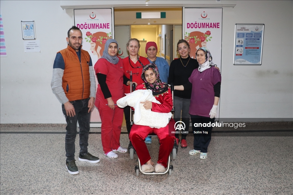 Hatay'da yeni yılın ilk bebekleri dünyaya geldi