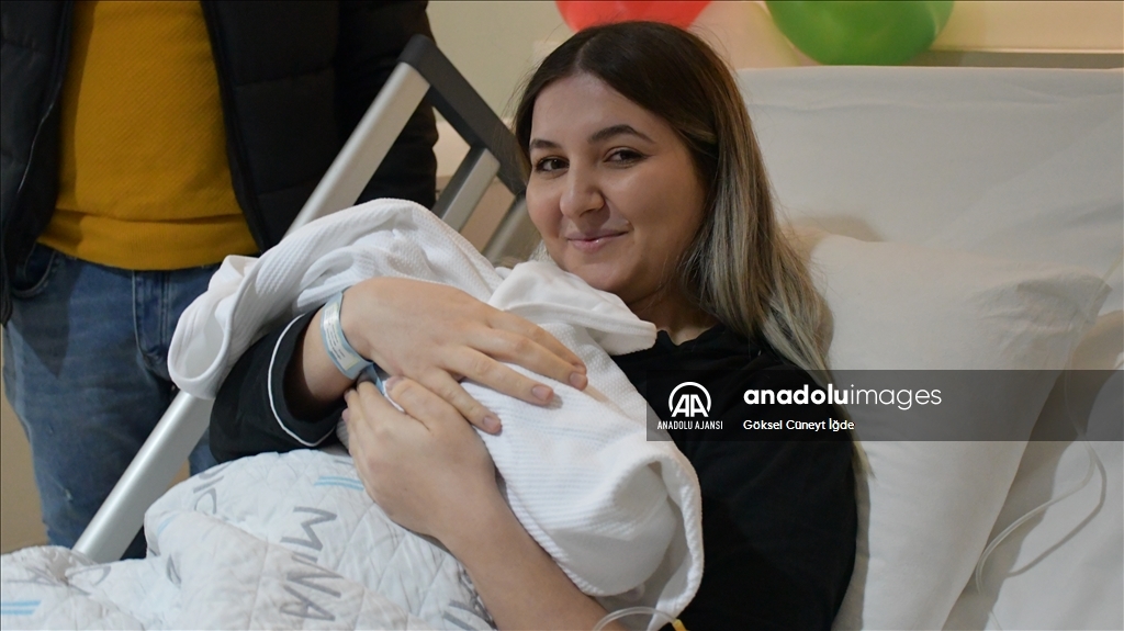 Sivas'ta yeni yılın ilk bebeği dünyaya geldi