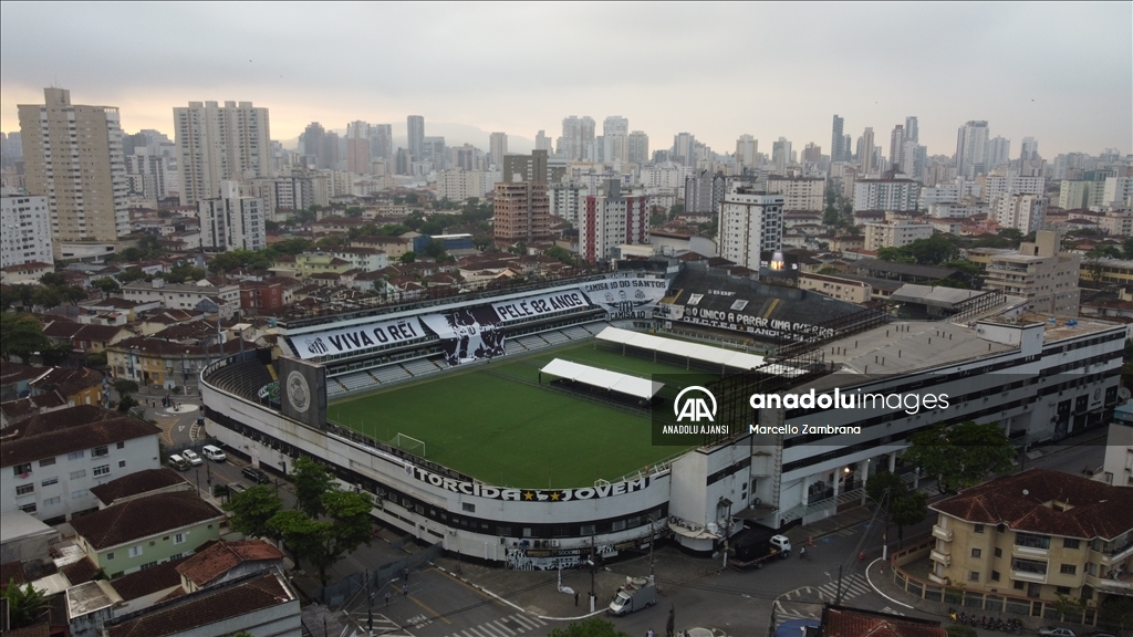 Vila Belmiro Stadyumu'nda Pele'nin cenaze töreni düzenlendi