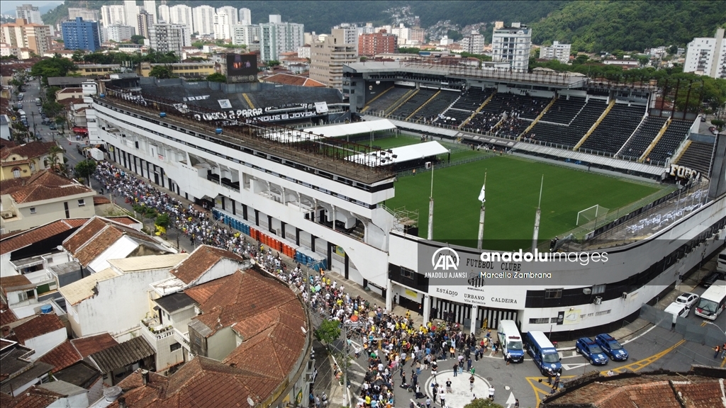Vila Belmiro Stadyumu'nda Pele'nin cenaze töreni düzenlendi