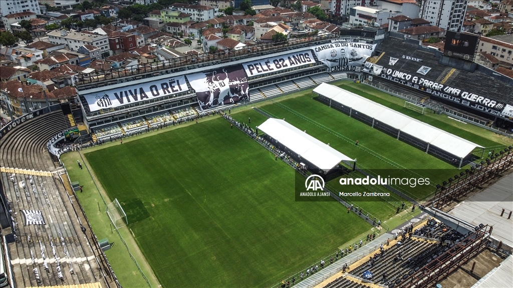 Vila Belmiro Stadyumu'nda Pele'nin cenaze töreni düzenlendi