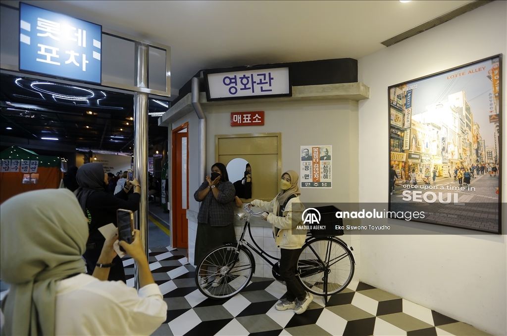 Mal dengan konsep Korean Street menarik pengunjung di Jakarta