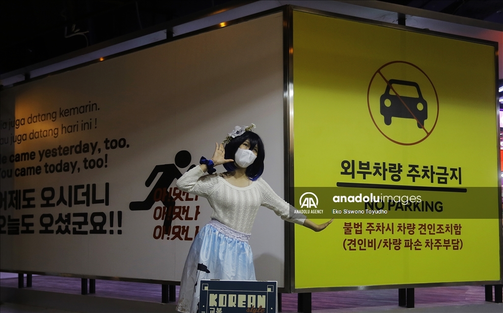 Mal dengan konsep Korean Street menarik pengunjung di Jakarta