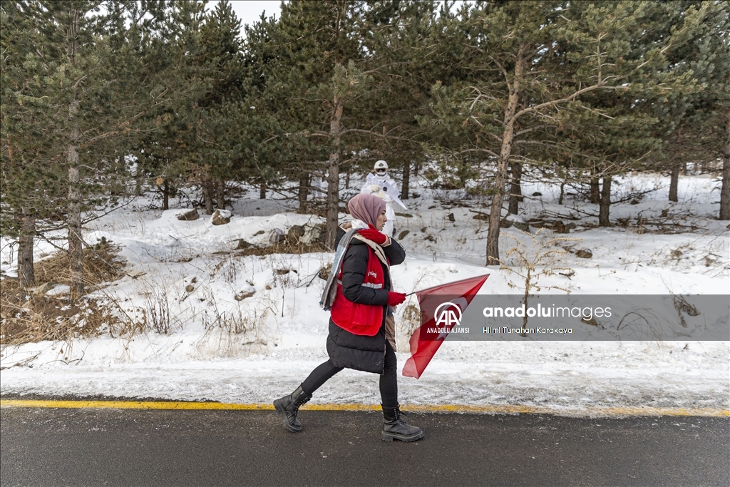 Şehitlerin izinde yürümek için binlerce vatandaş Allahuekber'de bir araya geldi
