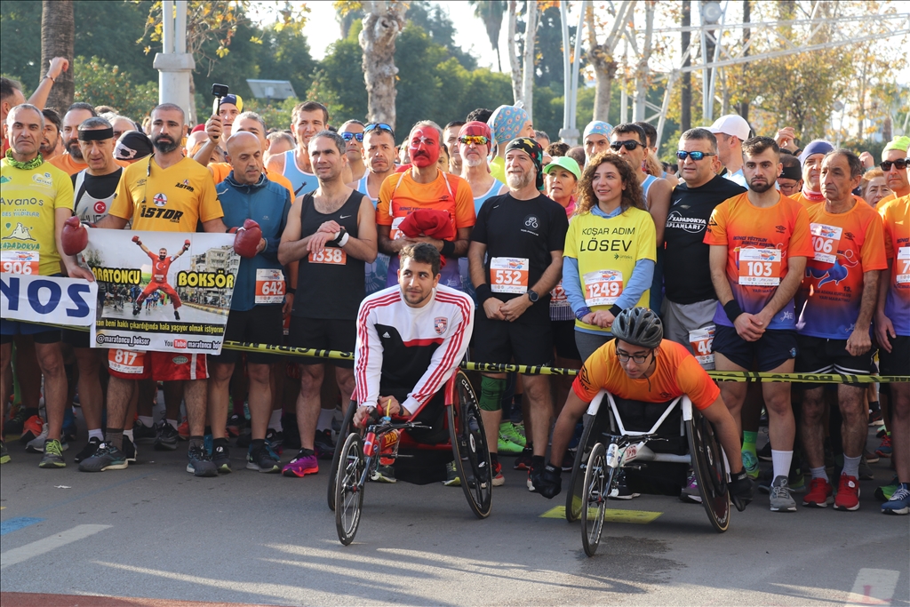 5 Ocak Adana Kurtuluş Yarı Maratonu koşuldu