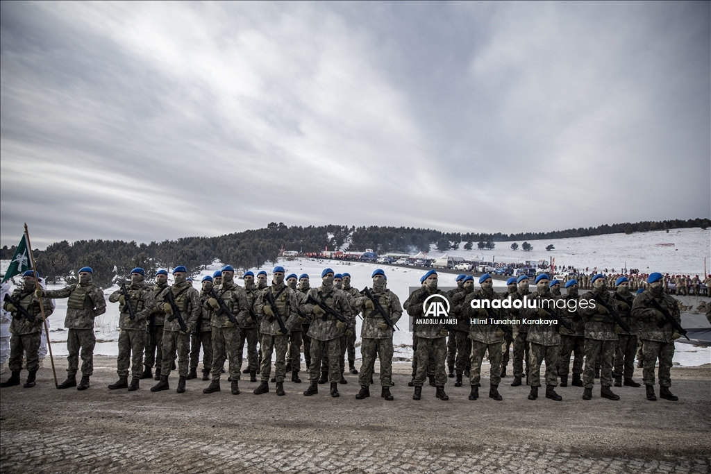 Şehitlerin izinde yürümek için binlerce vatandaş Allahuekber'de bir araya geldi