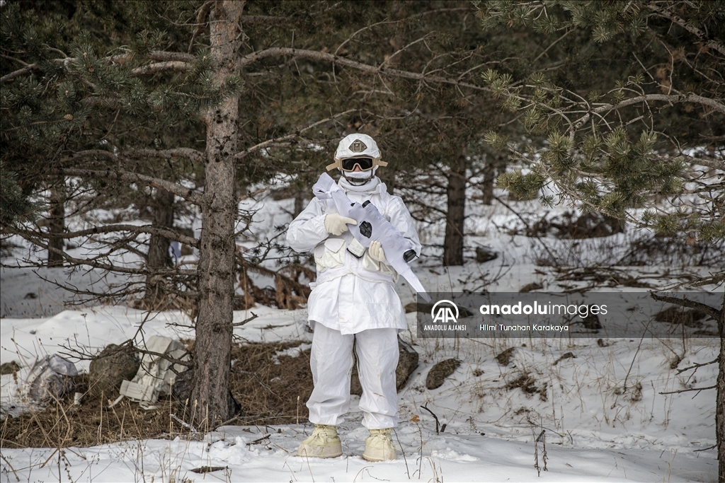 Şehitlerin izinde yürümek için binlerce vatandaş Allahuekber'de bir araya geldi