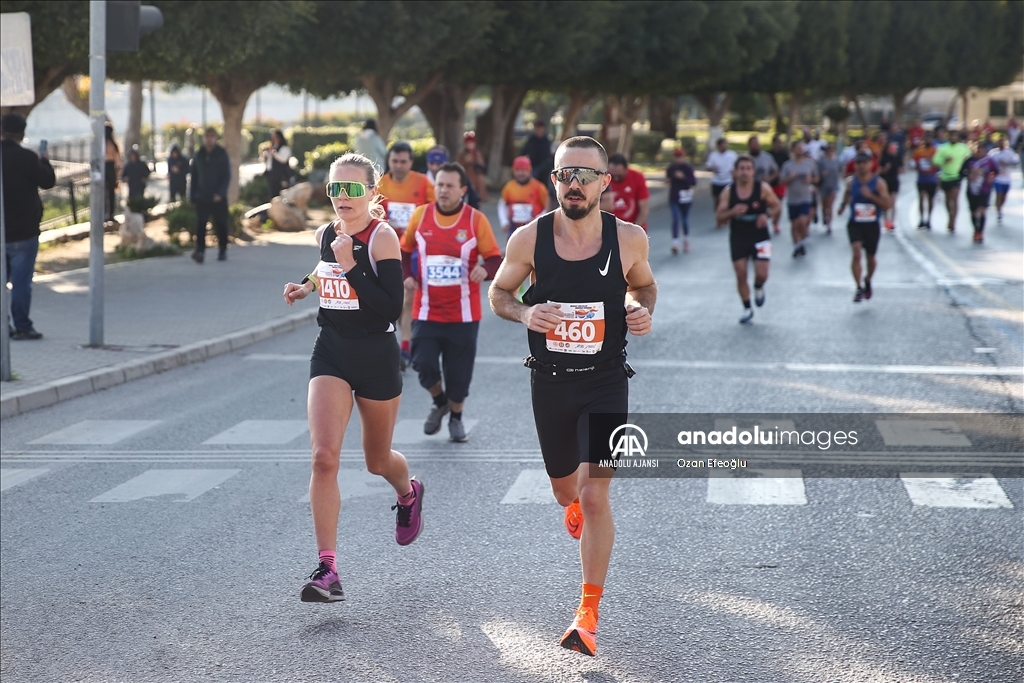 5 Ocak Adana Kurtuluş Yarı Maratonu koşuldu