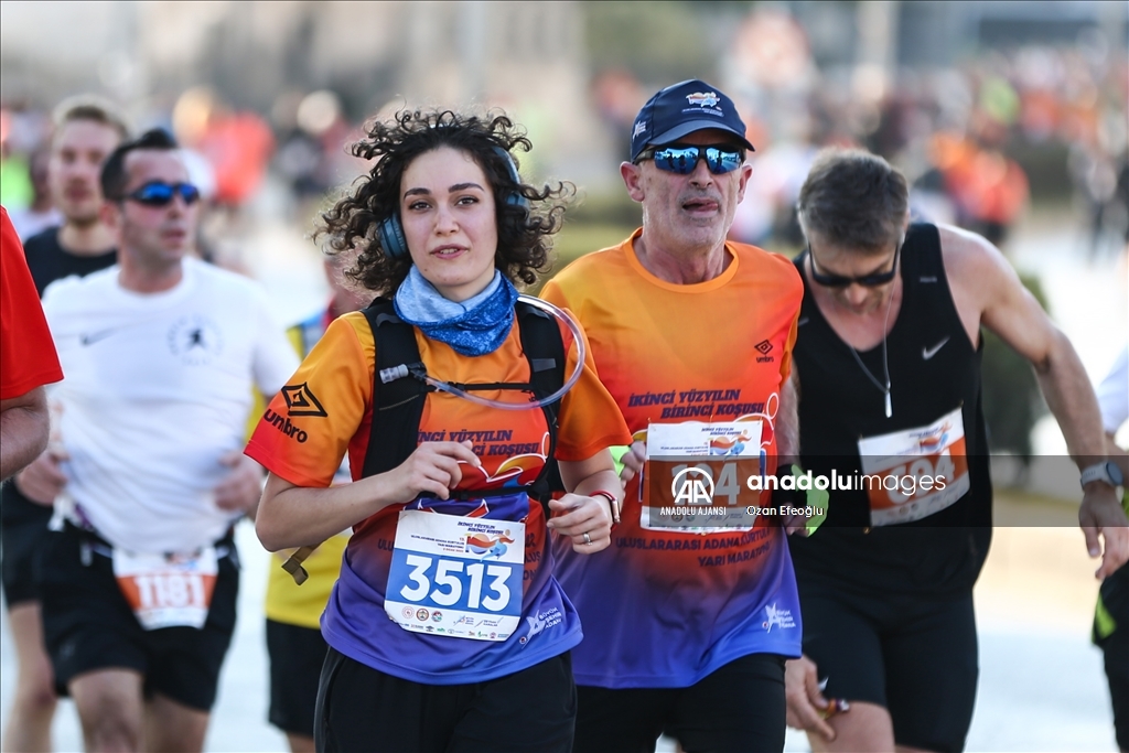 5 Ocak Adana Kurtuluş Yarı Maratonu koşuldu