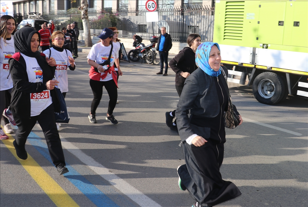 5 Ocak Adana Kurtuluş Yarı Maratonu koşuldu