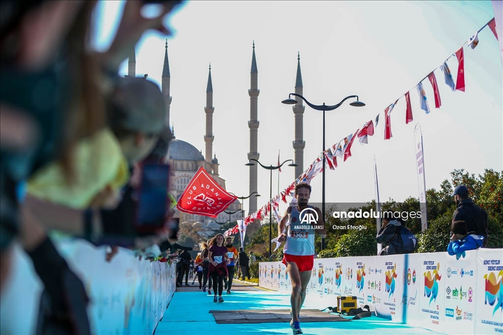 5 Ocak Adana Kurtuluş Yarı Maratonu koşuldu