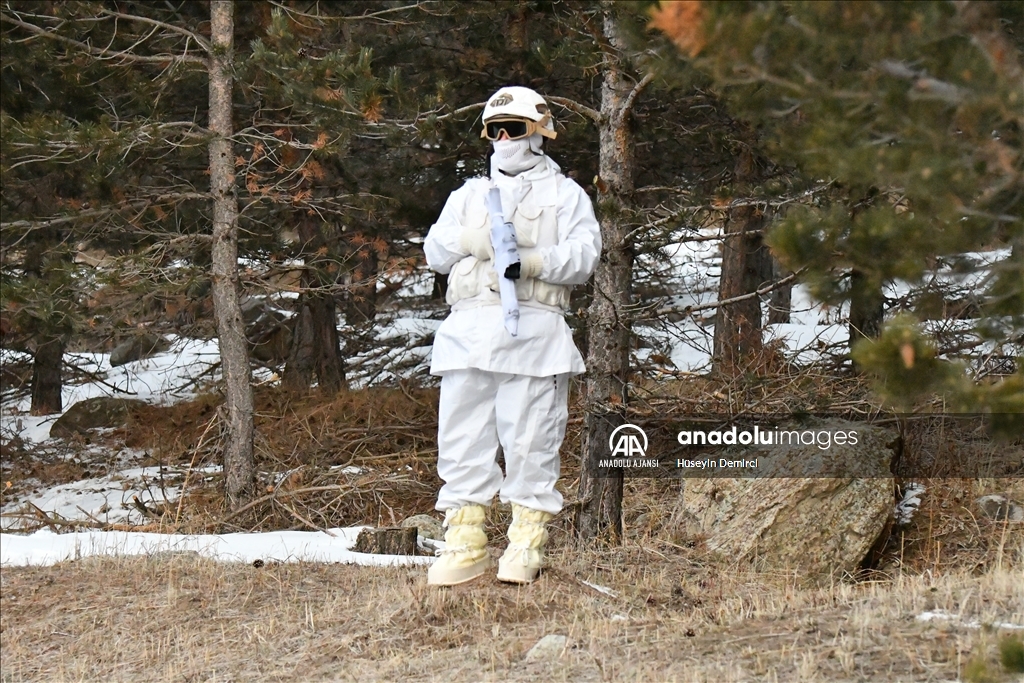 Şehitlerin izinde yürümek için binlerce vatandaş Allahuekber'de bir araya geldi