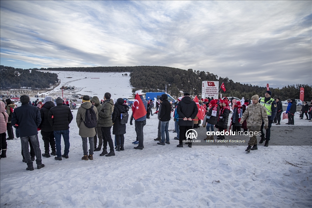 Şehitlerin izinde yürümek için binlerce vatandaş Allahuekber'de bir araya geldi