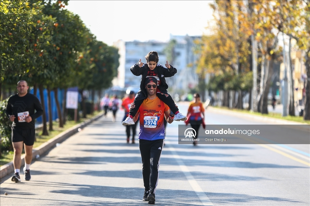 5 Ocak Adana Kurtuluş Yarı Maratonu koşuldu