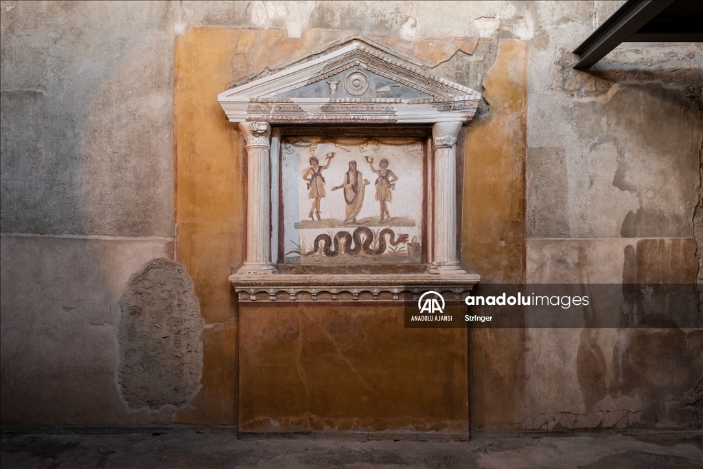 İtalya’nın Pompeii antik kentinde bulunan Vetii Evi ziyarete açıldı