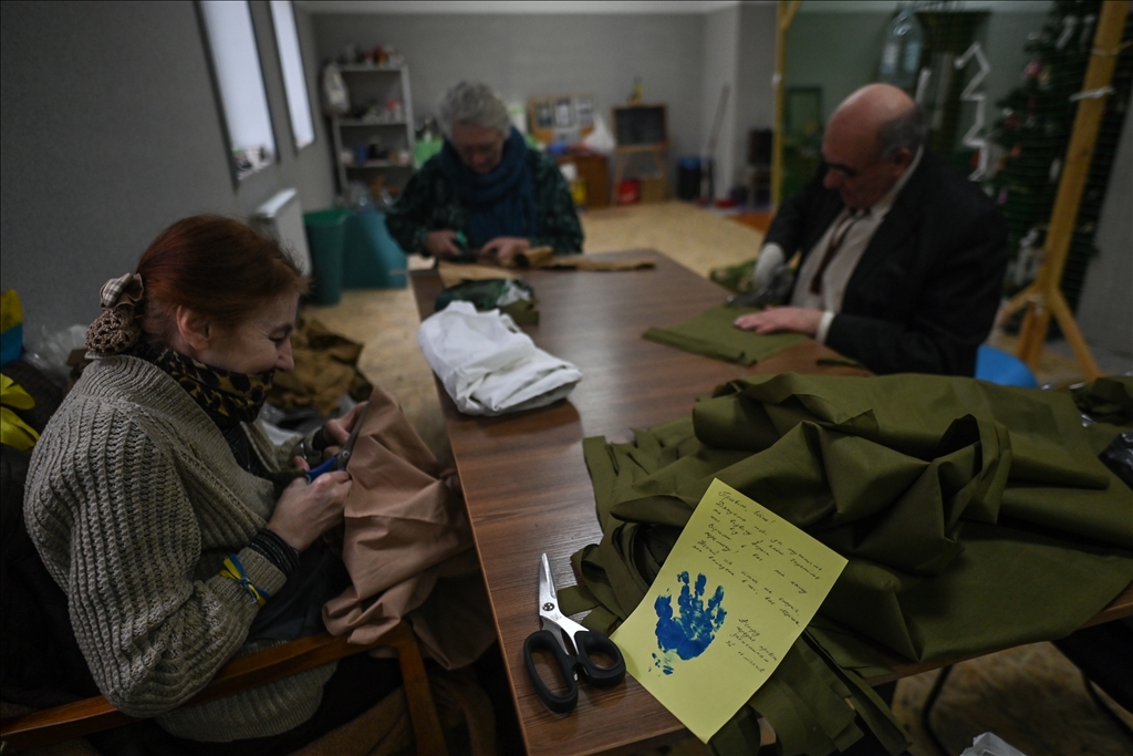 Ukrainians weave camouflage nets for the Ukrainian army