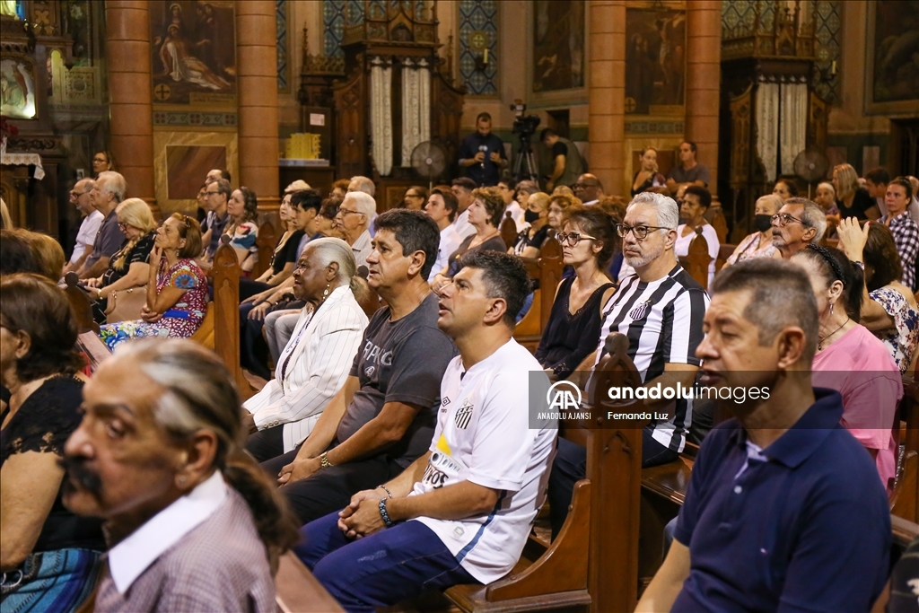 Brezilyalı efsane futbolcu Pele için anma töreni