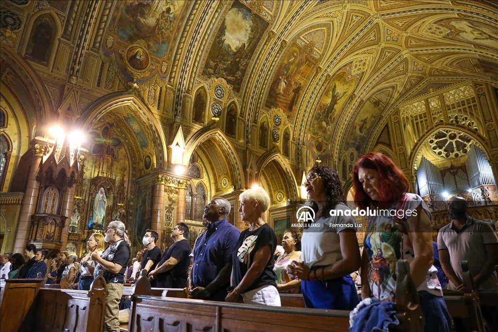 Brezilyalı efsane futbolcu Pele için anma töreni