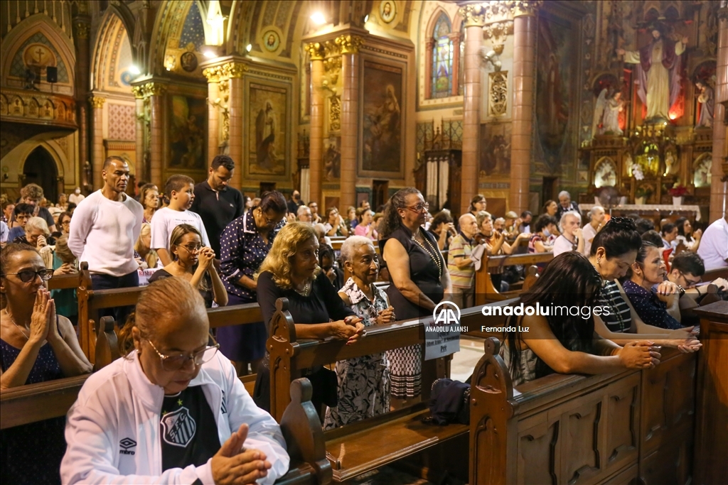 Brezilyalı efsane futbolcu Pele için anma töreni