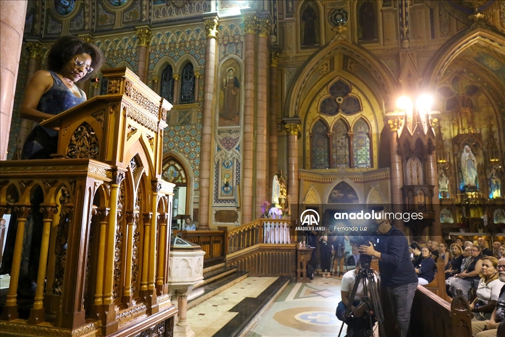 Brezilyalı efsane futbolcu Pele için anma töreni