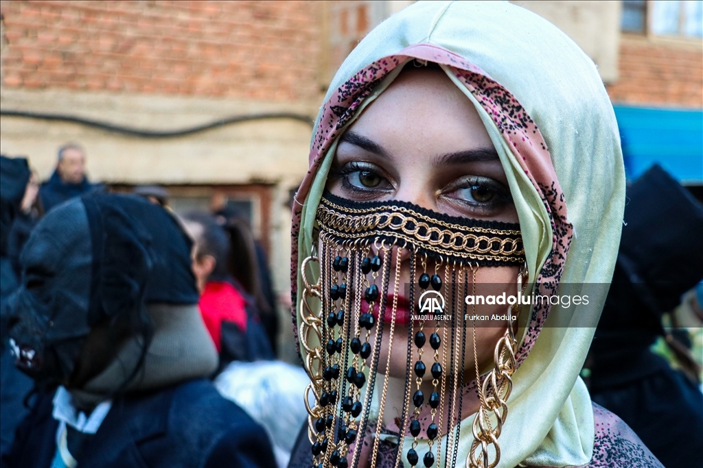 Me paradë të maskave të ndryshme hapet karnavali tradicional i Vevçanit