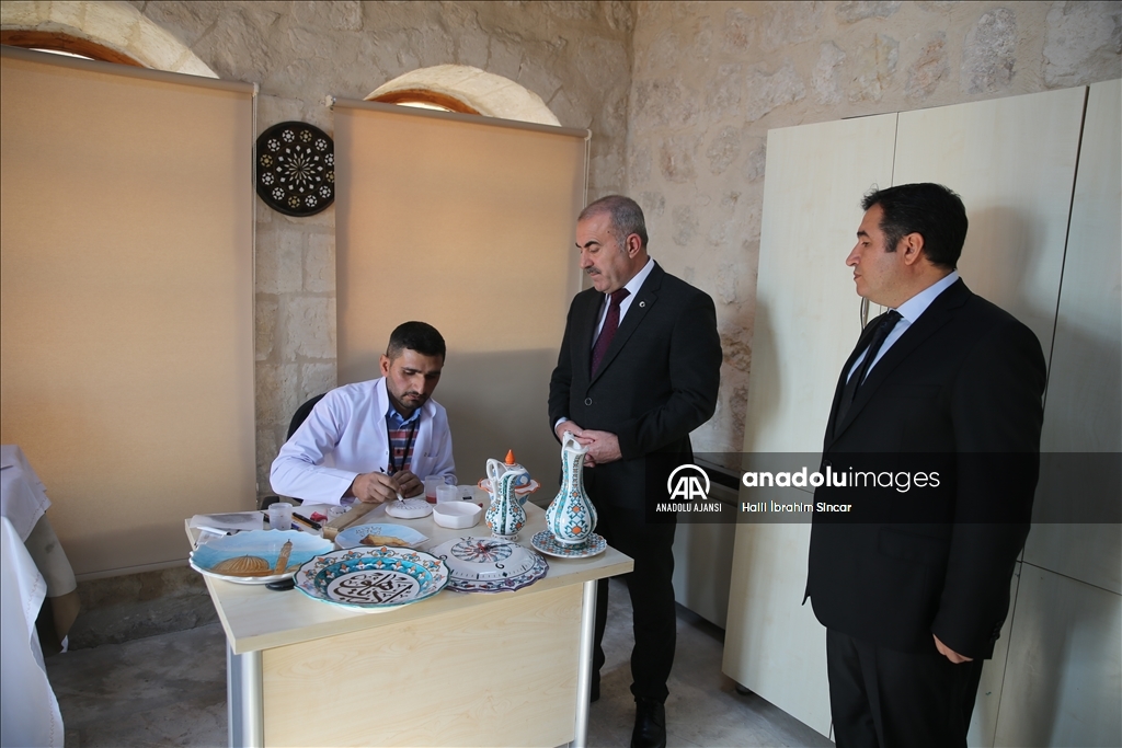 Mardin ve Şırnak'a özgü geleneksel motifler çini sanatıyla buluştu