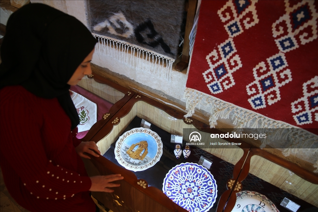 Mardin ve Şırnak'a özgü geleneksel motifler çini sanatıyla buluştu