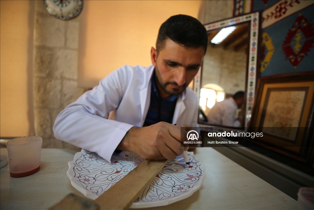 Mardin ve Şırnak'a özgü geleneksel motifler çini sanatıyla buluştu