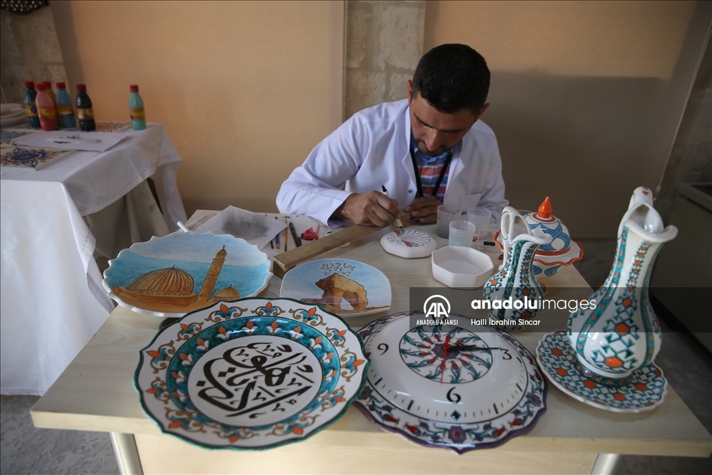 Mardin ve Şırnak'a özgü geleneksel motifler çini sanatıyla buluştu