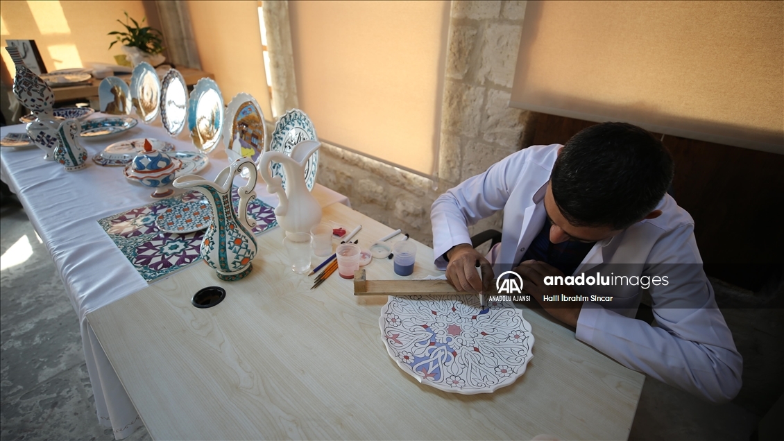 Mardin ve Şırnak'a özgü geleneksel motifler çini sanatıyla buluştu