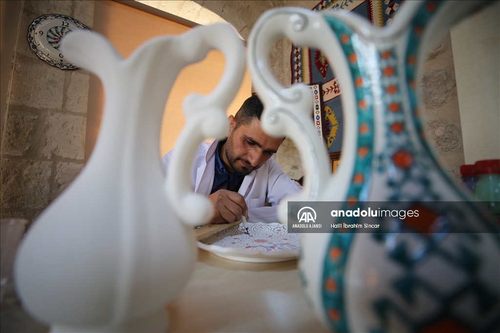 Mardin ve Şırnak'a özgü geleneksel motifler çini sanatıyla buluştu