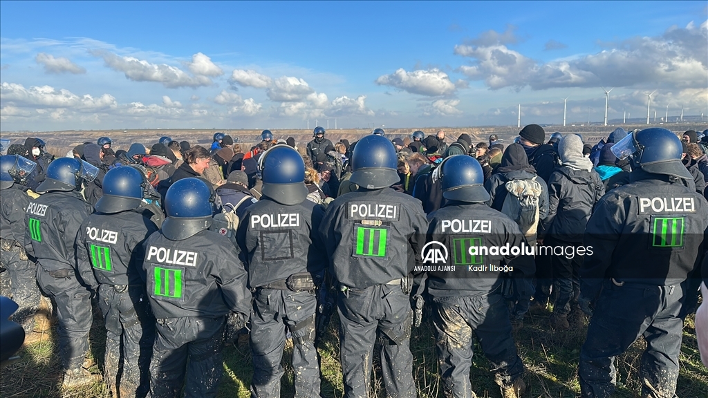 Lützerath'da aktivistlere polis müdahalesi