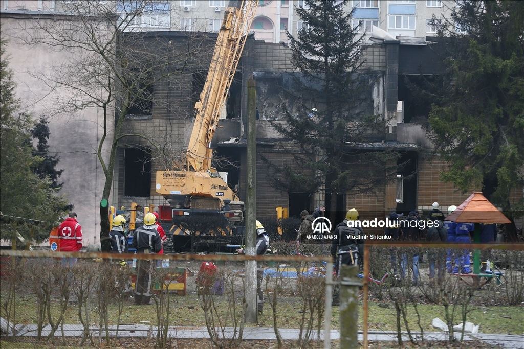Kiev yakınlarında düşen helikopterde Ukrayna İçişleri Bakanı dahil 16 kişi hayatını kaybetti