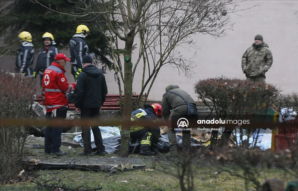 Kiev yakınlarında düşen helikopterde Ukrayna İçişleri Bakanı dahil 16 kişi hayatını kaybetti