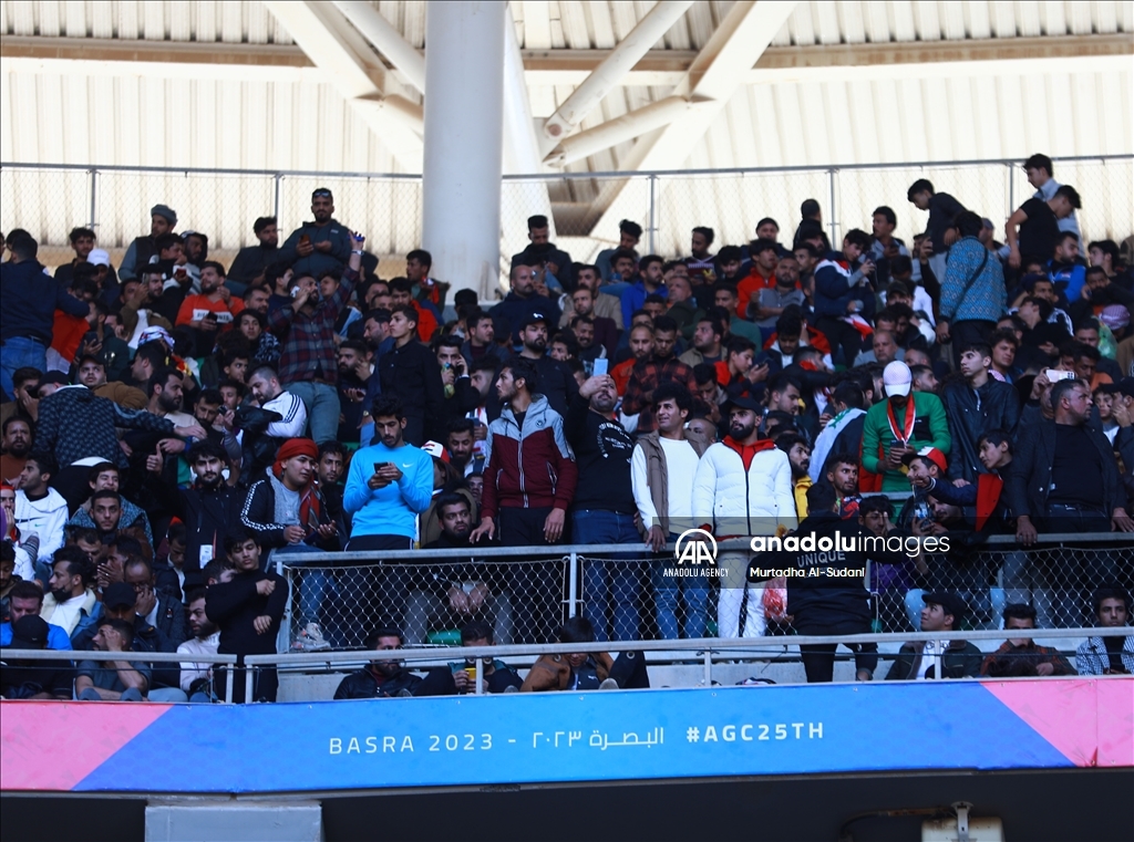 بەھۆی پاڵەپەستۆ لە یاریگای نێودەوڵەتیی بەسرە دوو ھاندەر گیانیان لەدەست دا