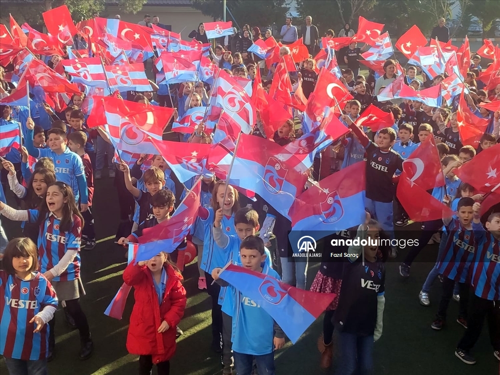 Trabzonspor marşlarıyla karne aldılar