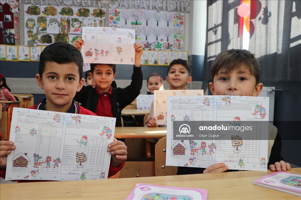 Gaziantep ve çevre illerinde öğrenciler karnelerini aldı