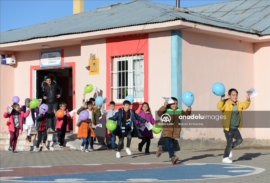 Bingöl'deki okullarda karne heyecanı