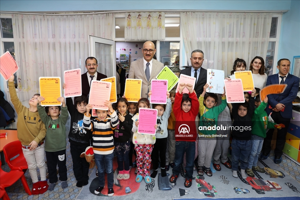 Van'da okullarda karne sevinci