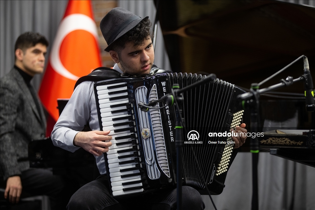 Engelleri müzikle aşan çocukların orkestrası ilk konserini Ankara'da verdi
